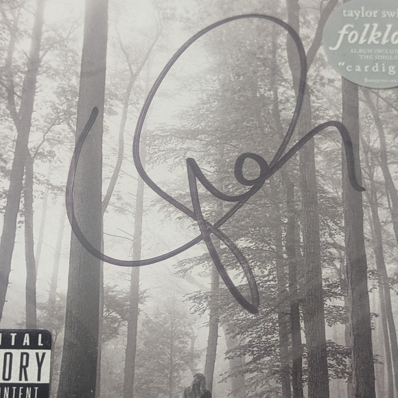 Taylor Swift Signed Autograph Folklore CD Booklet Still SEALED with HEART RARE - Picture 2 of 7